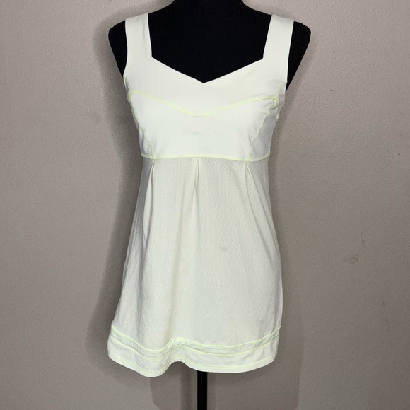 Lululemon run tame me tank light neon green size 6 TD - Picture 1 of 6